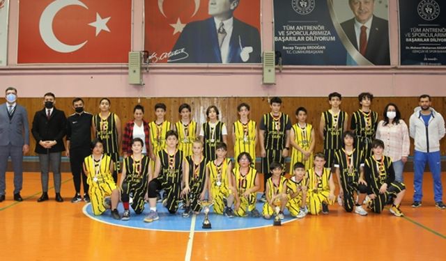 FİNAL OKULLARI U12 TAKIMI ŞAMPİYON OLDU