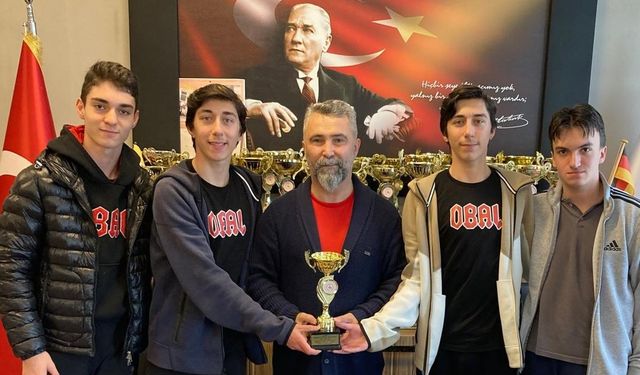 BAŞÖĞRETMEN, BAŞARIYA DOYMUYOR!