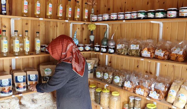 BÜYÜKŞEHİR İLE KADINLAR HEM ÜRETİYOR HEM KAZANIYOR
